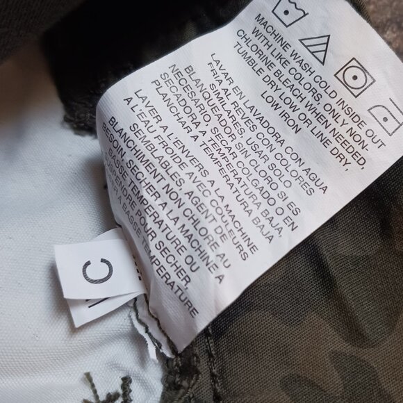 Lee Riders Womens Plus Comfort Waist Camouflage  Midrise Utility Shorts Size 20W - Picture 11 of 14